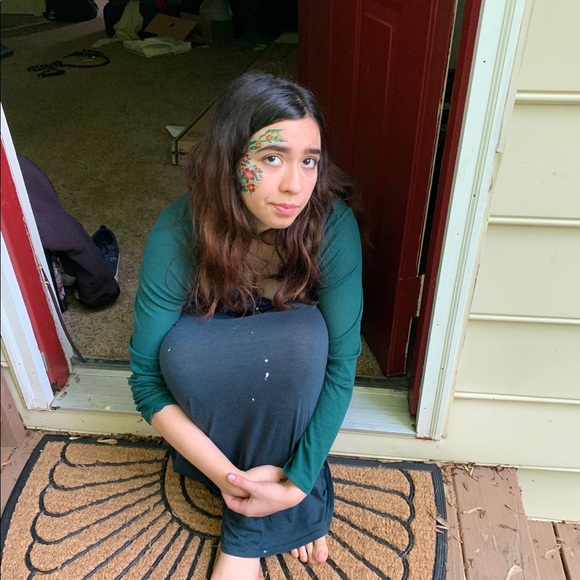 Meet your Posher, Mandy - Picture 3 of 4